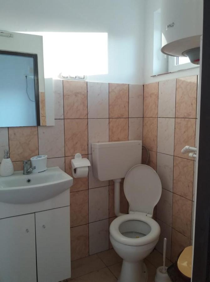 Nord, Plaja Acapulco, Garsoniere Four Studios, Bucatarie Comuna, Baie Proprie, Etaj 4, Fara Lift *