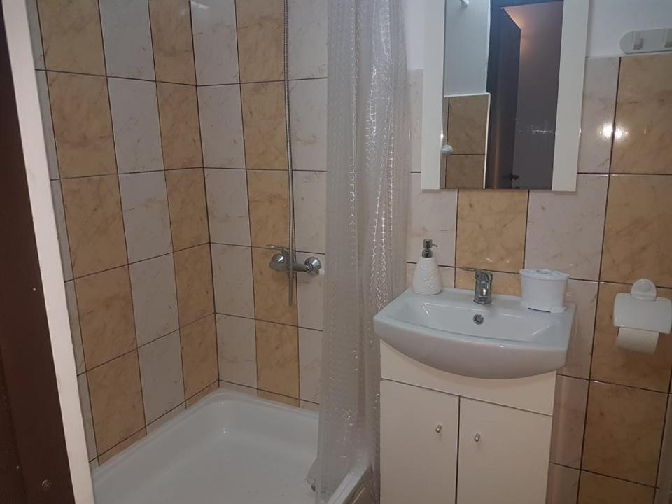 Nord, Plaja Acapulco, Garsoniere Four Studios, Bucatarie Comuna, Baie Proprie, Etaj 4, Fara Lift דירה *