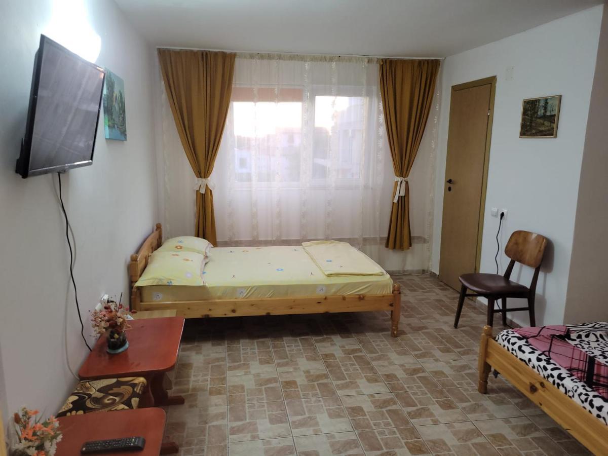 Nord, Plaja Acapulco, Garsoniere Four Studios, Bucatarie Comuna, Baie Proprie, Etaj 4, Fara Lift דירה