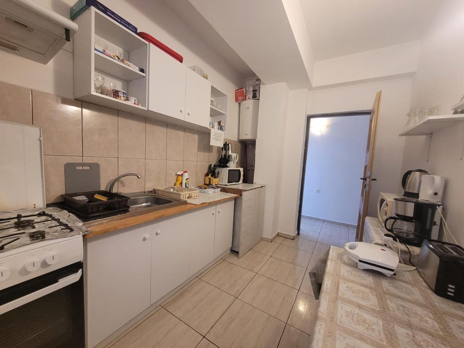 Nord, Plaja Acapulco, Garsoniere Four Studios, Bucatarie Comuna, Baie Proprie, Etaj 4, Fara Lift * אפורי נורד