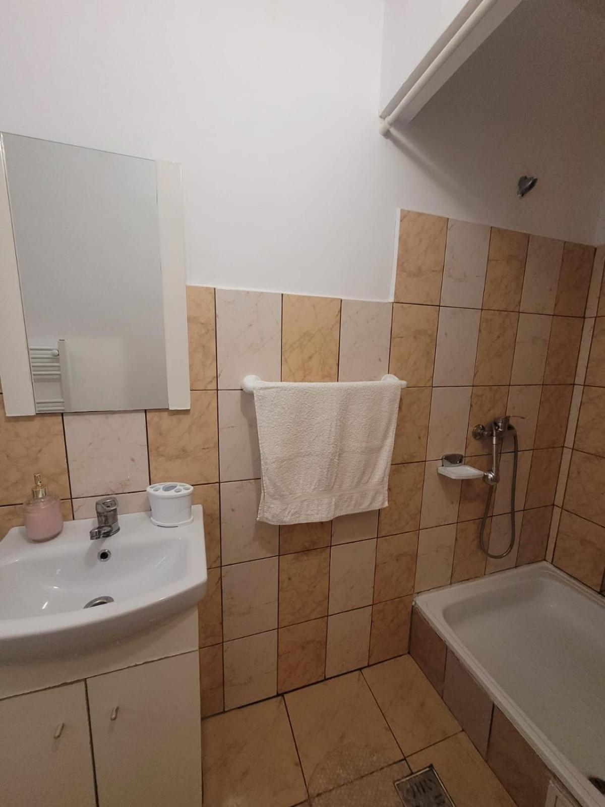 דירה Nord, Plaja Acapulco, Garsoniere Four Studios, Bucatarie Comuna, Baie Proprie, Etaj 4, Fara Lift *